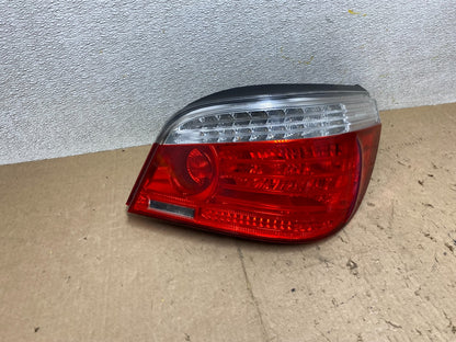 2008 2009 2010 BMW 5 525i 530i Right Passenger Rh Tail Side Light Oem W9407 DW2