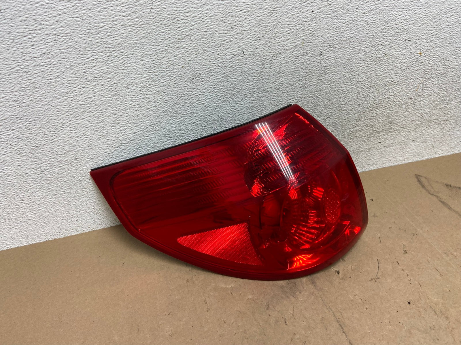 2006 to 2010 Toyota Sienna Left Driver LH Side Tail Light AE6809 LK2