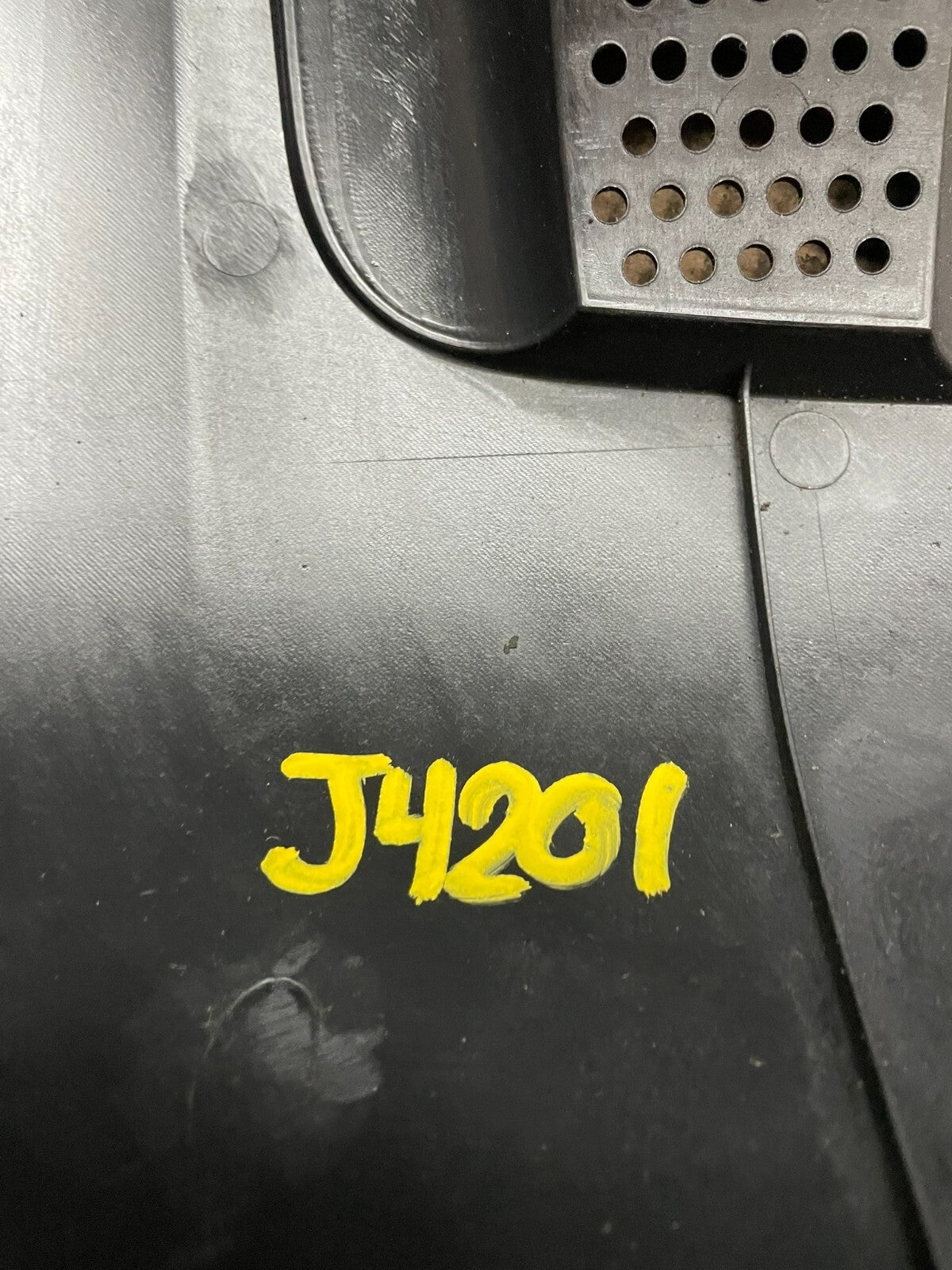 2005 to 2007 Kia Sportage 2.0L Engine Motor Cover J4201 PS9
