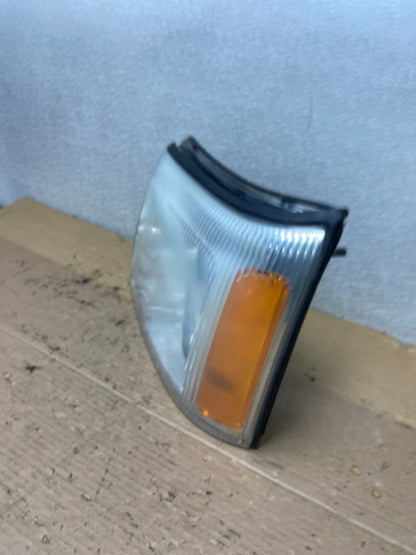 2002 to 2006 Cadillac Escalade Left Driver Lh Xenon HID Headlight Oem AB3360 DW1