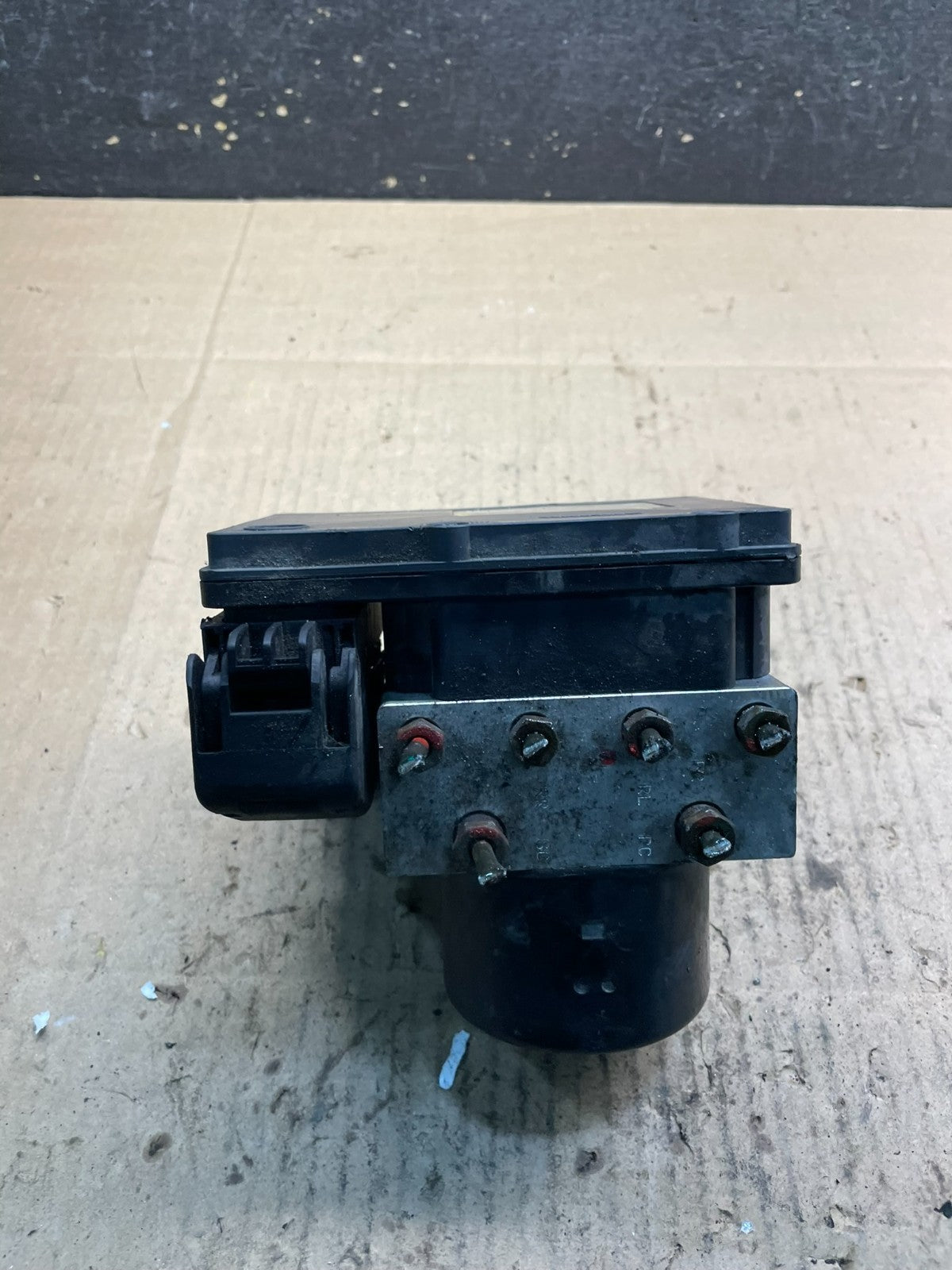 06-12 Mercedes R350,GL450,ML500 A2515452532 ABS AntiLock Brake Pump OEM w6790 DG0