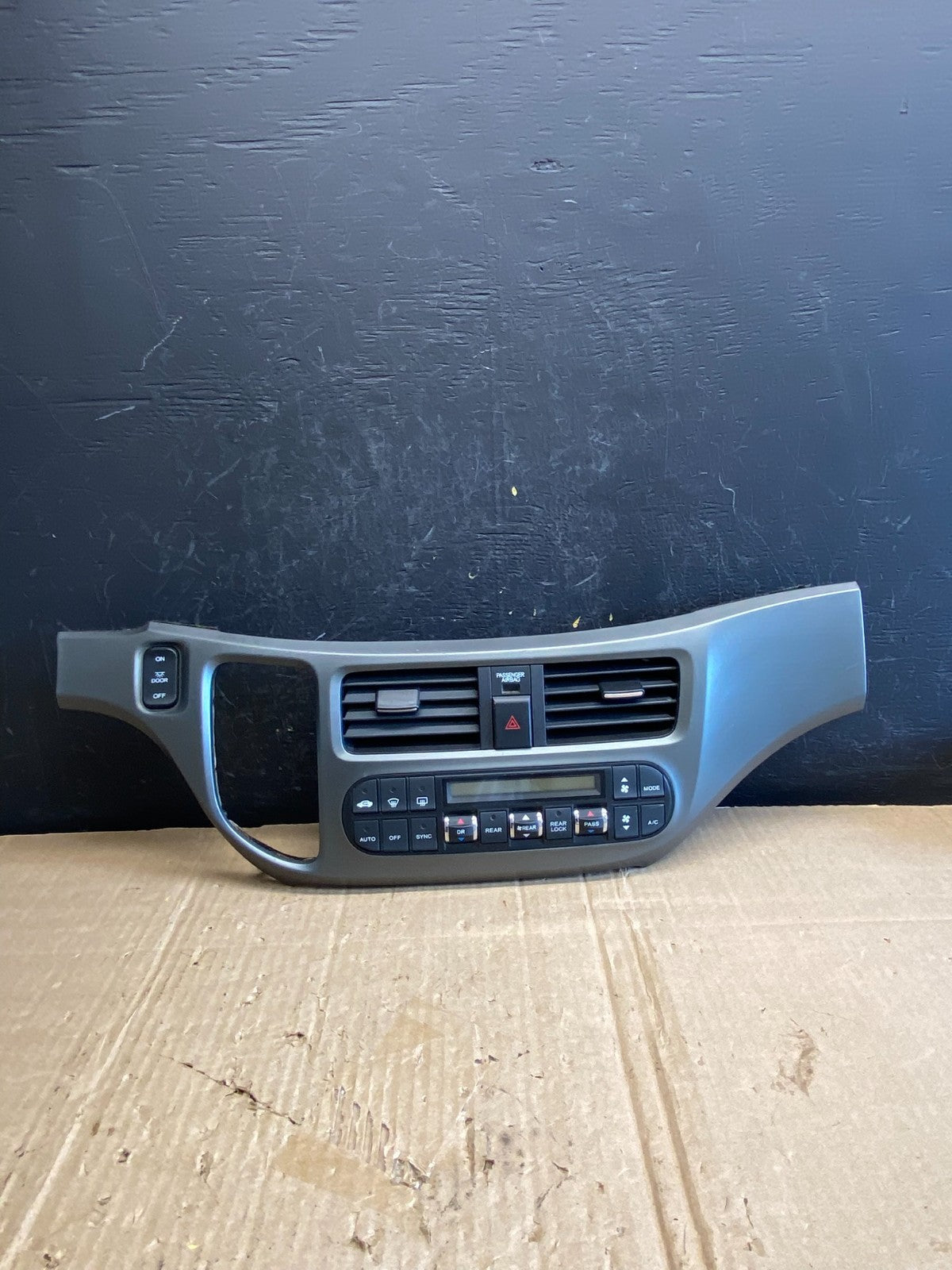 2005 to 2010 Honda Odyssey Radio Climate Control Dash Trim Bezel AE1921 DG0