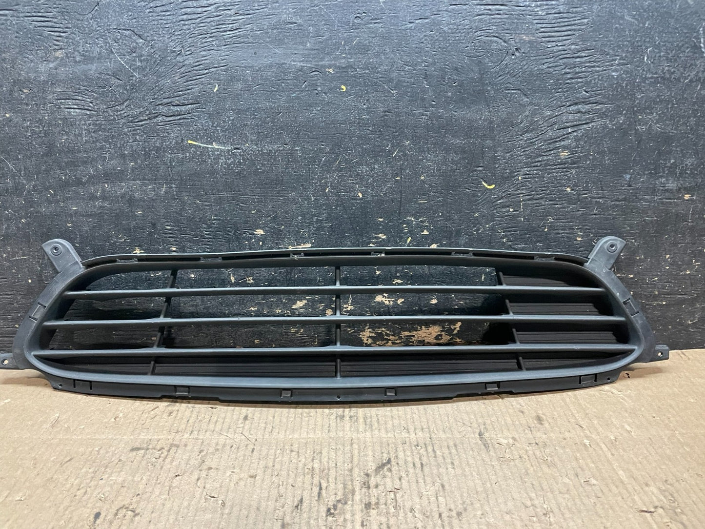 2012 to 2014 Hyundai Accent Front Bumper Lower Center Grille Y1210 DG0