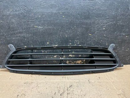 2012 to 2014 Hyundai Accent Front Bumper Lower Center Grille Y1210 DG0