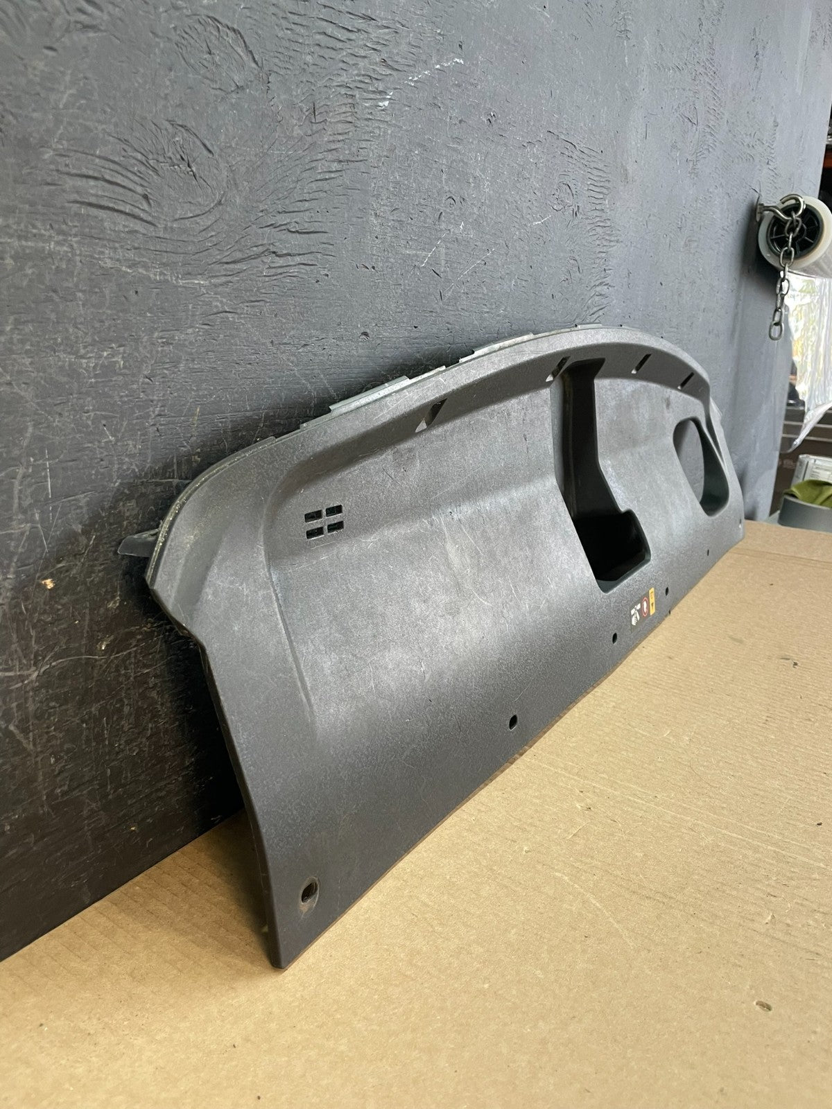 2016 to 2018 Kia Sorento Front Radiator Grille Top Cover Panel AF3696 DG2