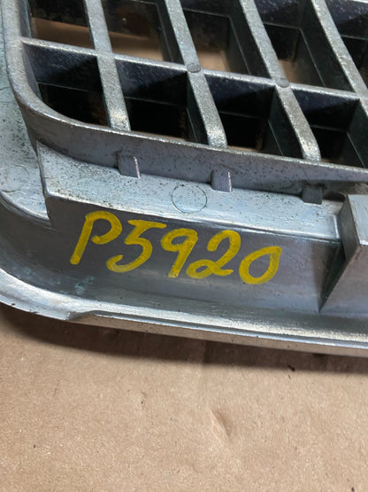 1996 to 1999 Infiniti i30 Front Upper Grill Grille OEM OEM P5920 DG12