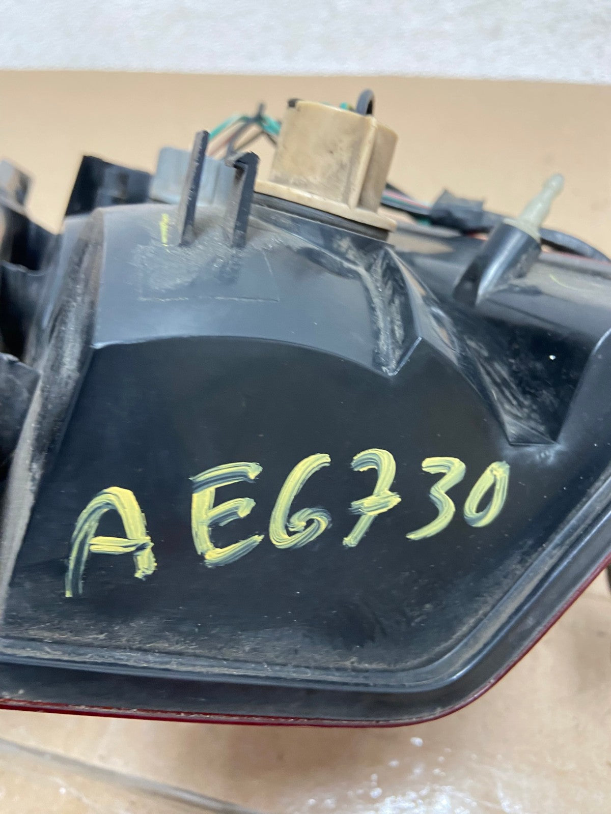 2002 2003 2004 Nissan Xterra Left Driver Side Tail Light AE6730 LK9