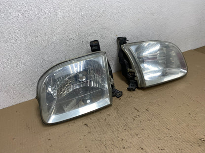2001-2004 Toyota Sequoia Left+Right Side Halogen Headlights AF2827 DW2