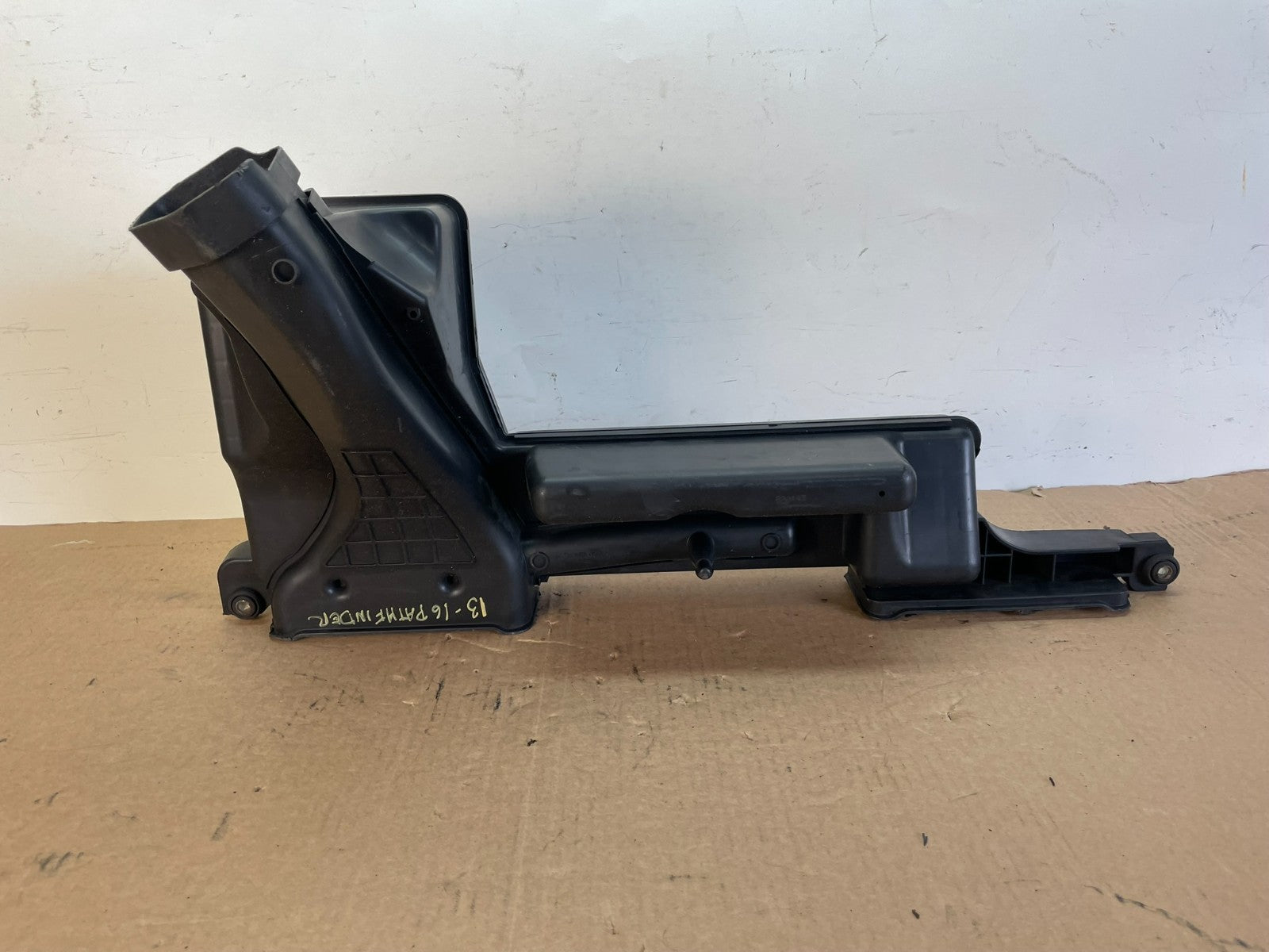 2013 to 2016 Nissan Pathfinder Upper Air Intake Duct ag7626 DG4