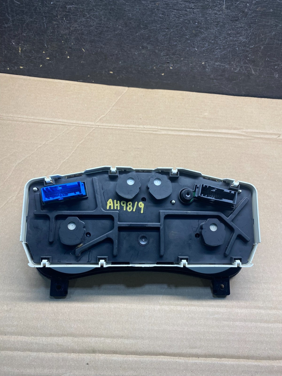 2011 to 2013 Ford Transit Connect Speedometer Gauge Cluster ah9819 DG4