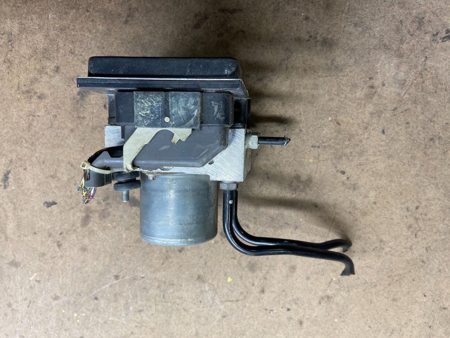 2009 to 2011 Jaguar XF X250 ABS Anti-Lock Brake Pump Module M7339 PS4