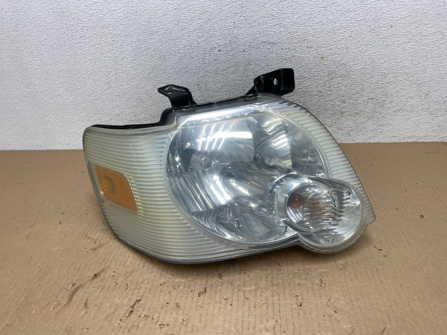 2006 to 2010 Ford Explorer Right Passenger Side Headlight AE8804 LK0