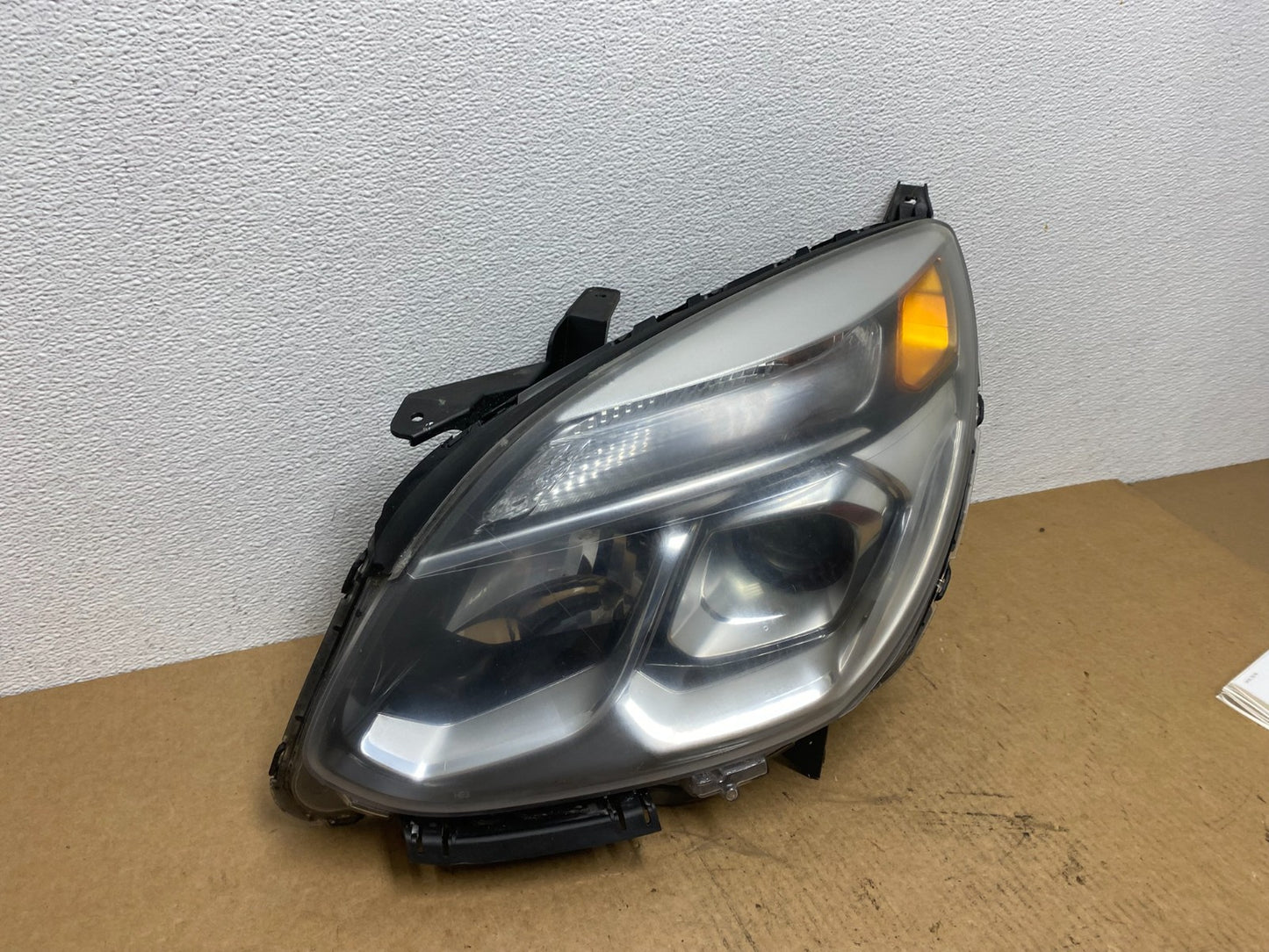 2016-2018 Chevrolet Equinox Left Driver LH Halogen Headlight Oem AC1839 DW2