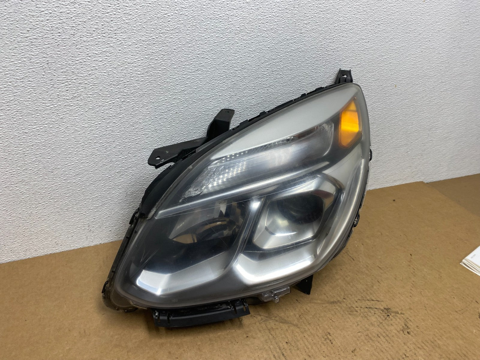 2016-2018 Chevrolet Equinox Left Driver LH Halogen Headlight Oem AC1839 DW2