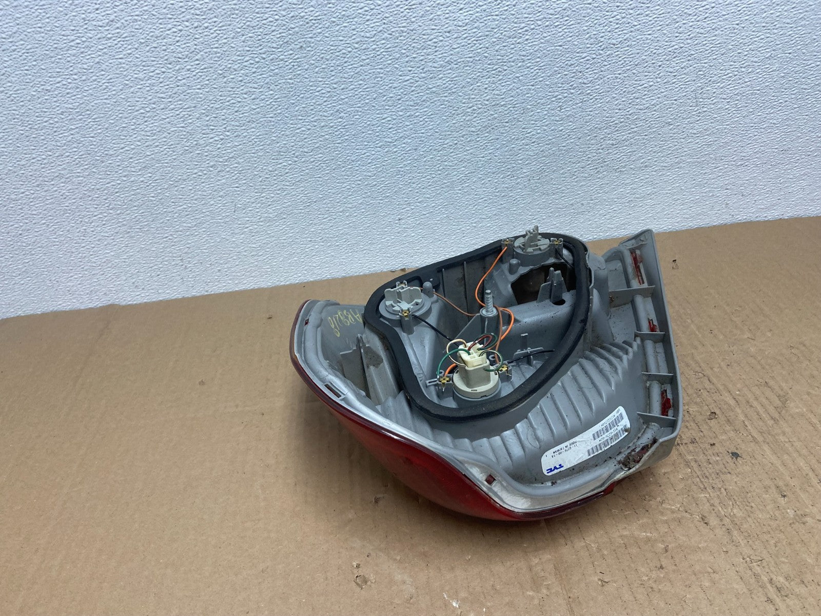 2000 to 2002 Toyota Echo Left Driver LH Side Tail Light AB8218 DG5
