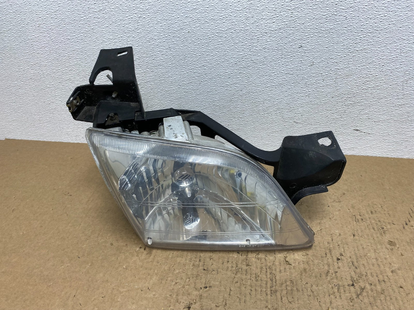 1997 to 2005 Chevrolet Venture Montana Right Passenger RH Headlight AC1584 DW0