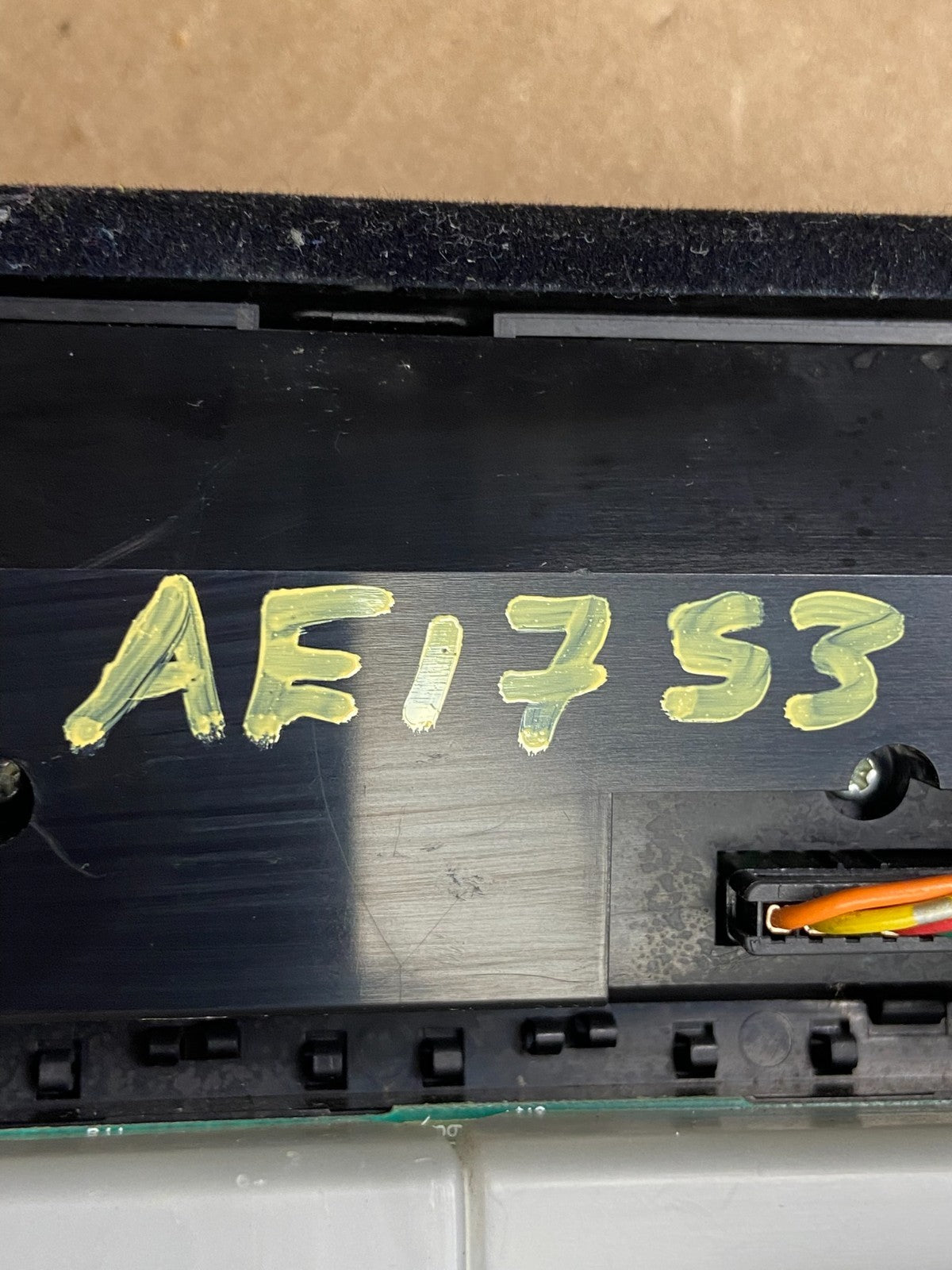 2005 to 2006 Infiniti G35 Radio Player Climate Control Panel Bezel AE1753 DG6