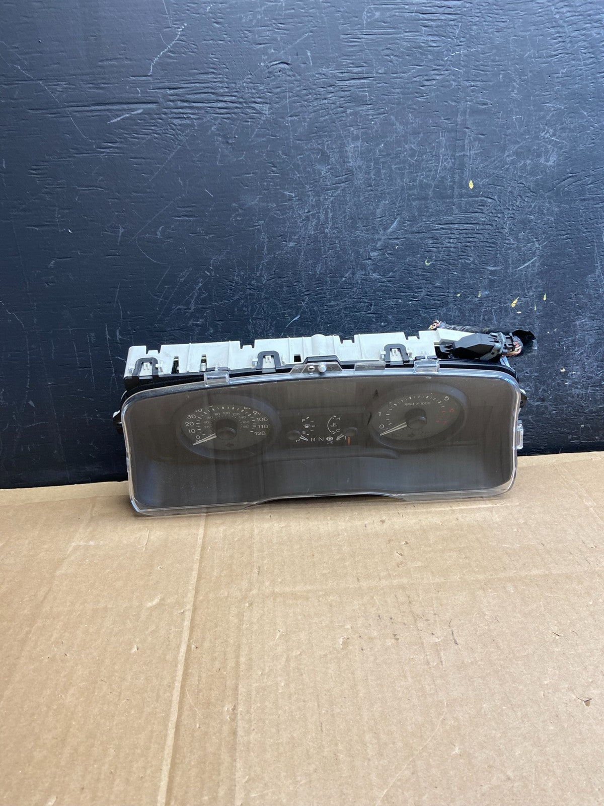 2008 Ford Crown Victoria Speedometer Cluster Gauge ad2158 DG0