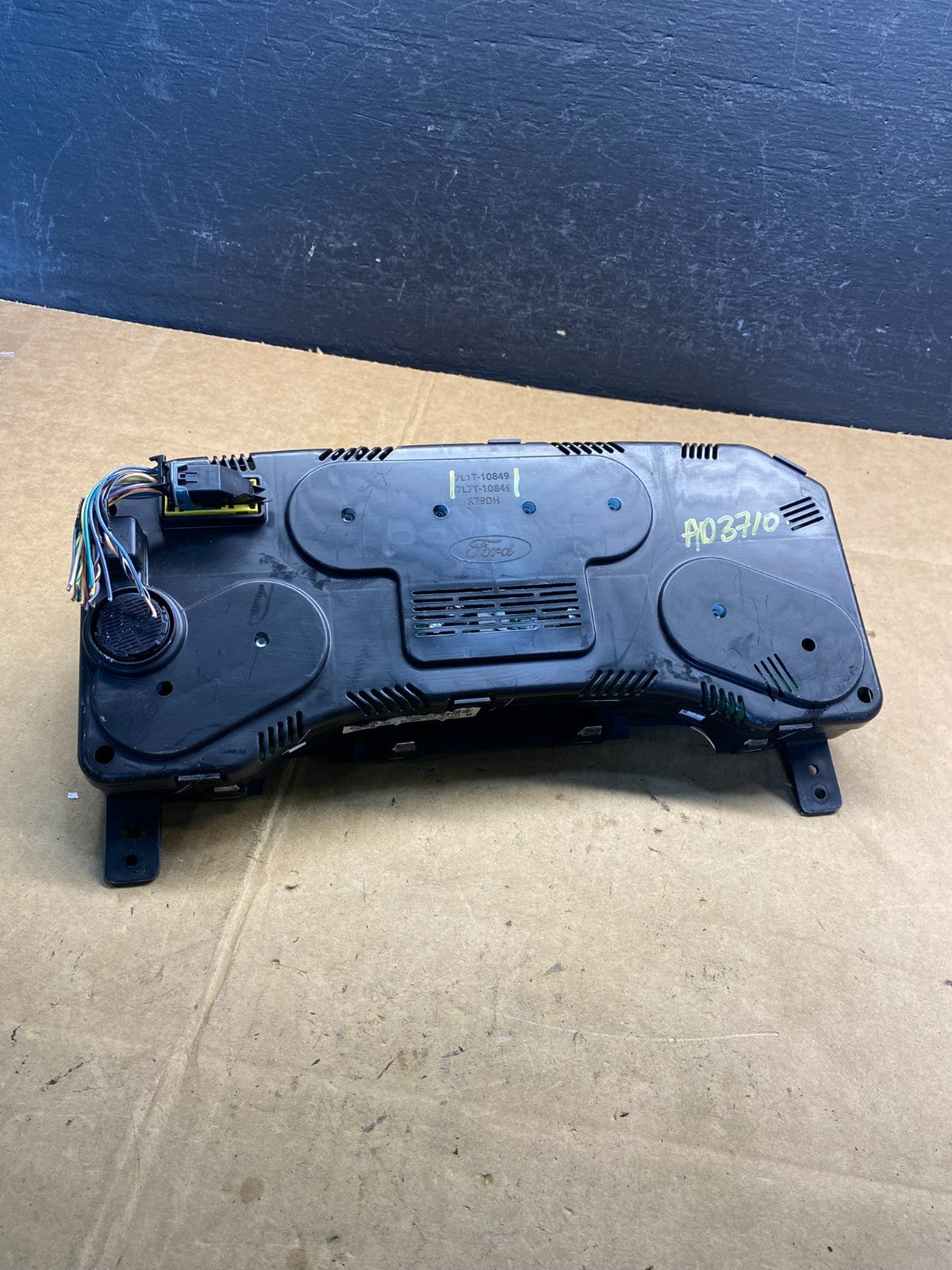 2007 to 2008 Lincoln Navigator Speedometer Gauge Cluster AD3710 DW4