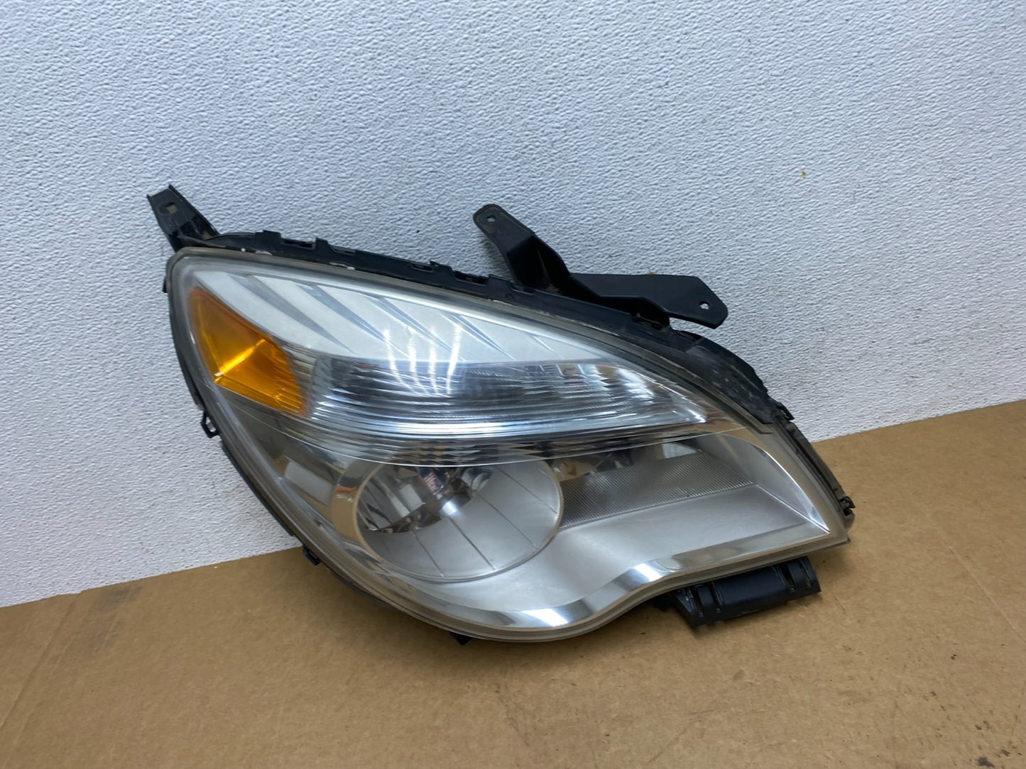2010 - 2015 Chevrolet Equinox Halogen Headlight Right Passenger Side AE3033 DW0