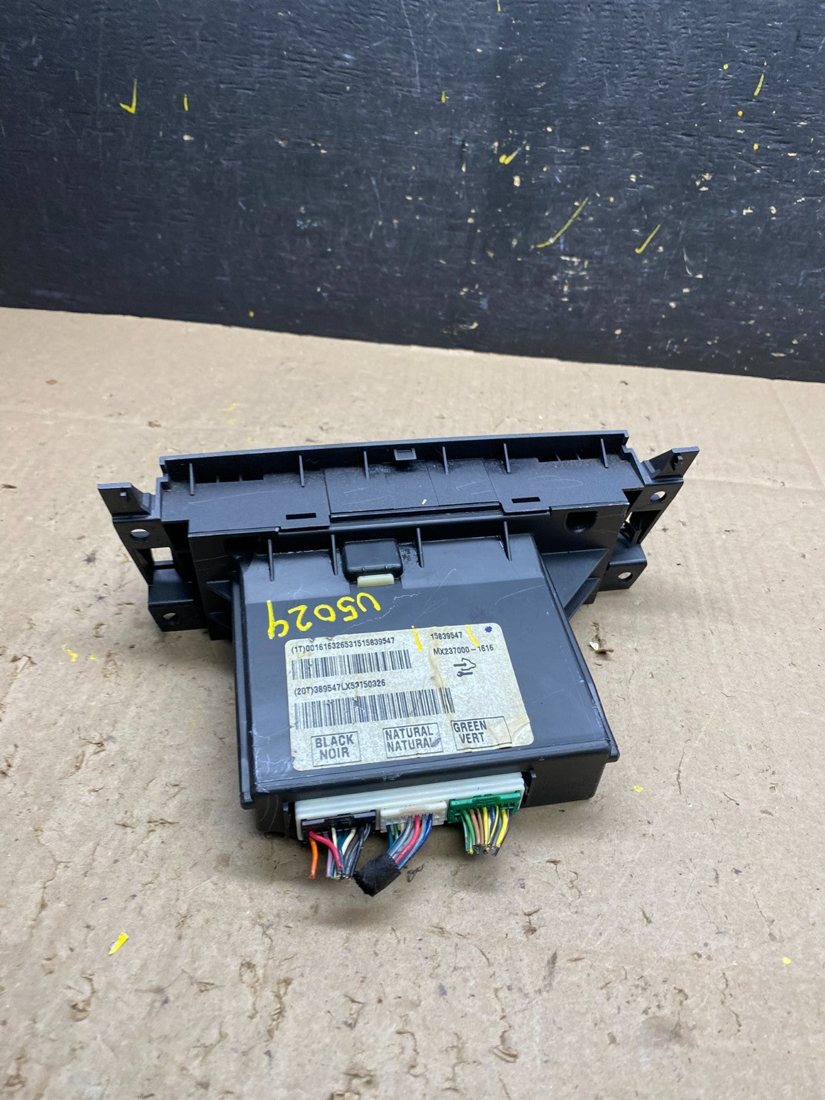 2006 to 2011 Cadillac DTS AC Heater Climate Control Panel u5029 DG3