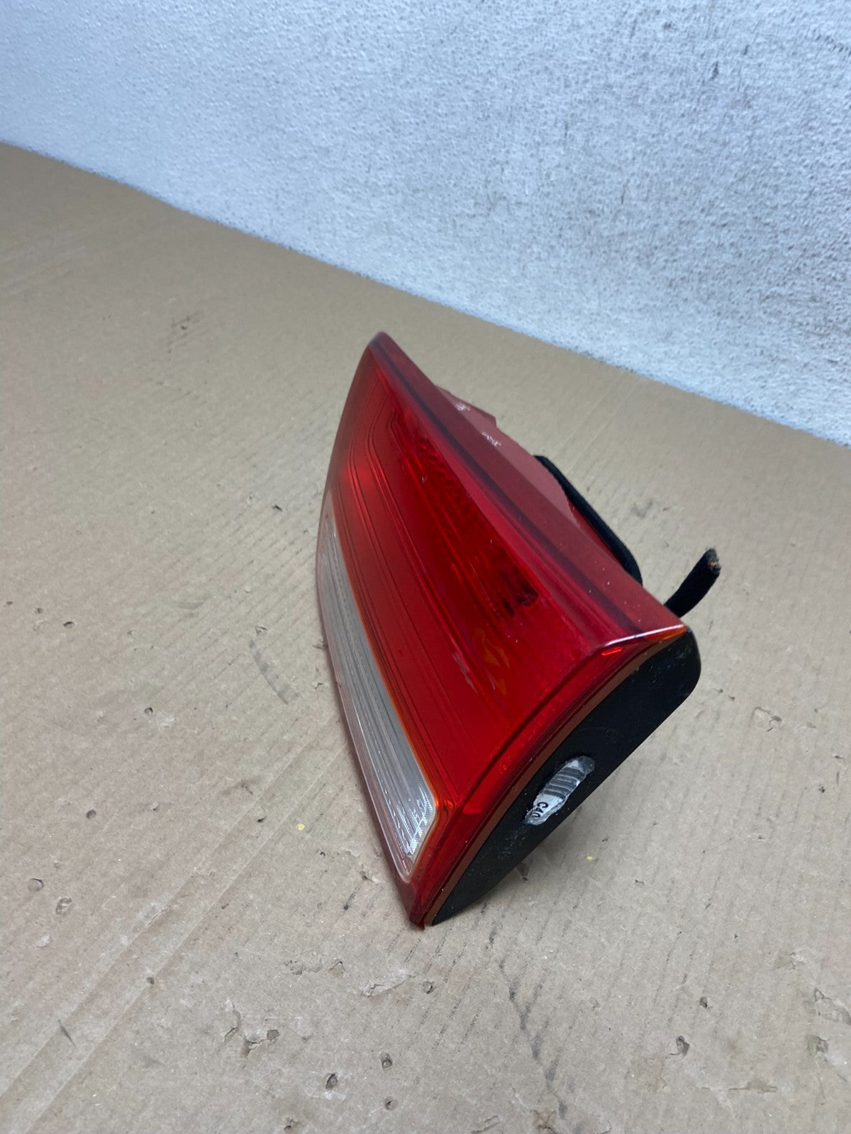 2015 2016 2017 Kia Sedona Right Passenger RH Side Inner Tail Light AE9538 DG1