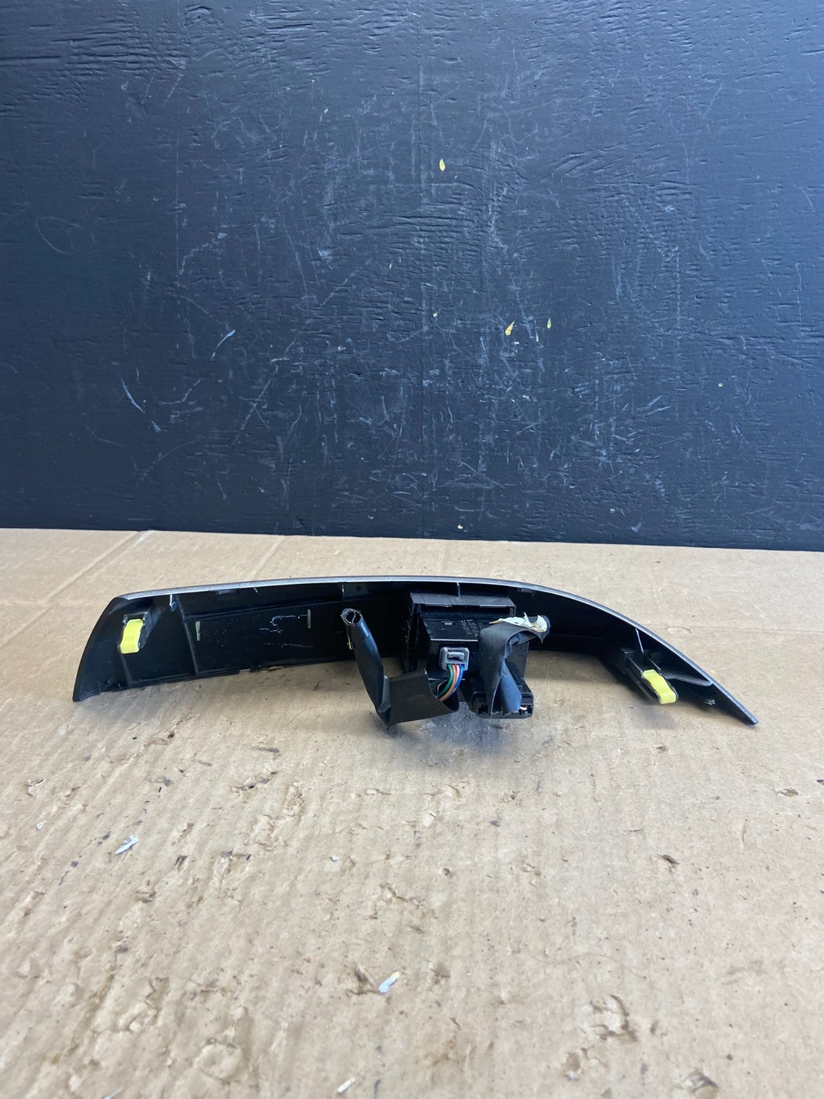 2004 to 2010 Toyota Sienna Right Side Radio Switches Bezel Trim ab9717 DG3