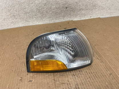 2001 - 2002 Nissan Quest Front Right Passenger RH Side Turn Signal AI6702 LK0