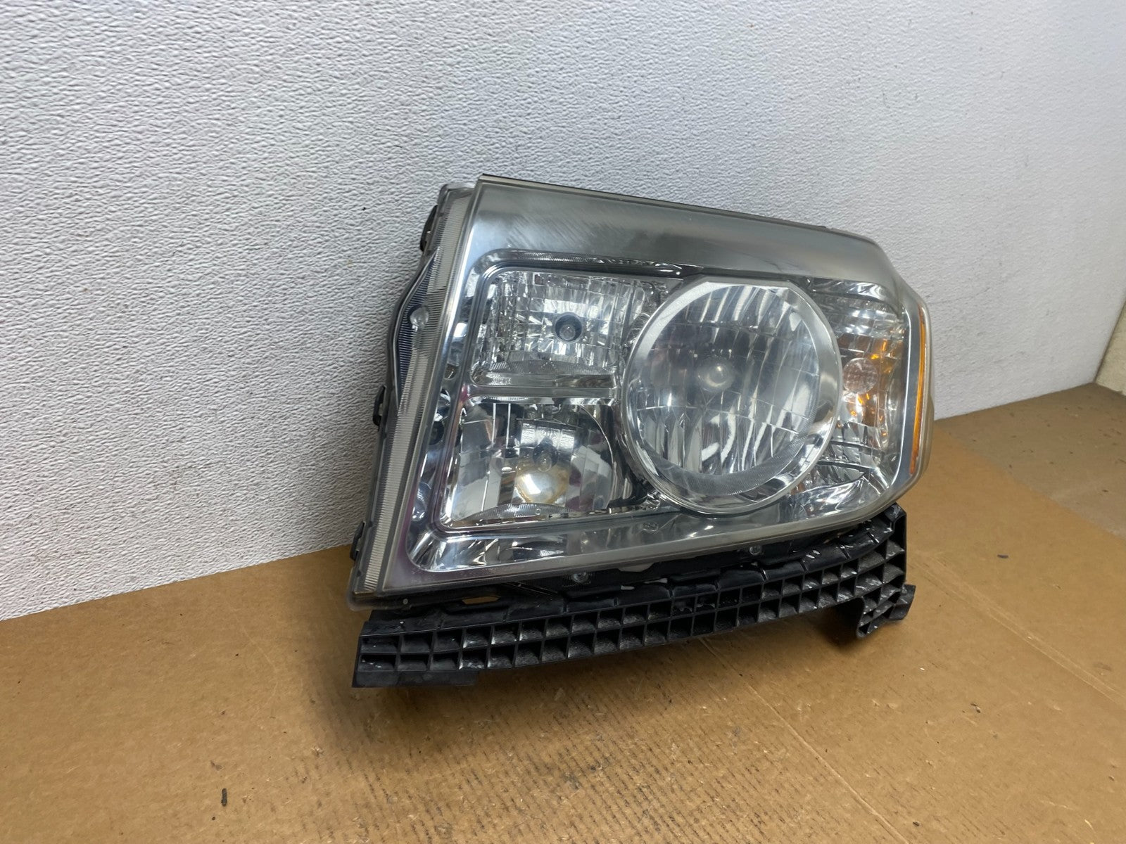 2009 2010 2011 Honda Pilot Left Driver LH Halogen Headlight AE0373 DW2