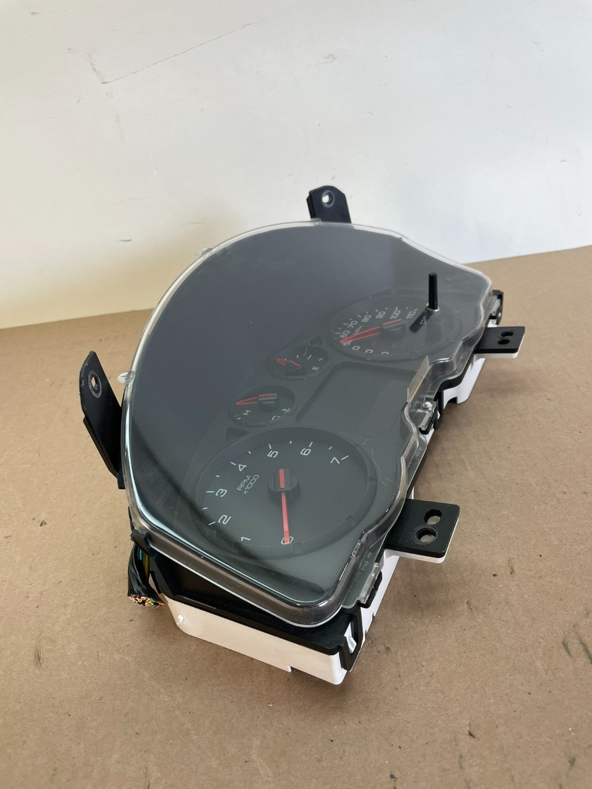 2005 to 2007 Ford Freestyle Speedometer Instrument Cluster AG25331