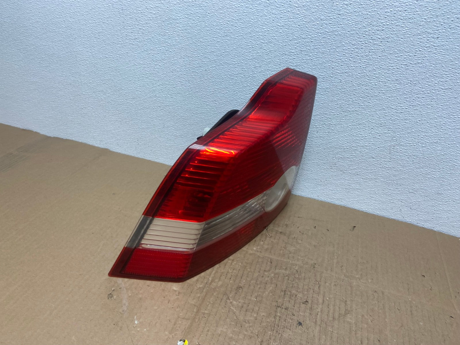 2004 to 2007 Volvo S40 Left Driver LH Side Tail Light OEM AB8220 LK2