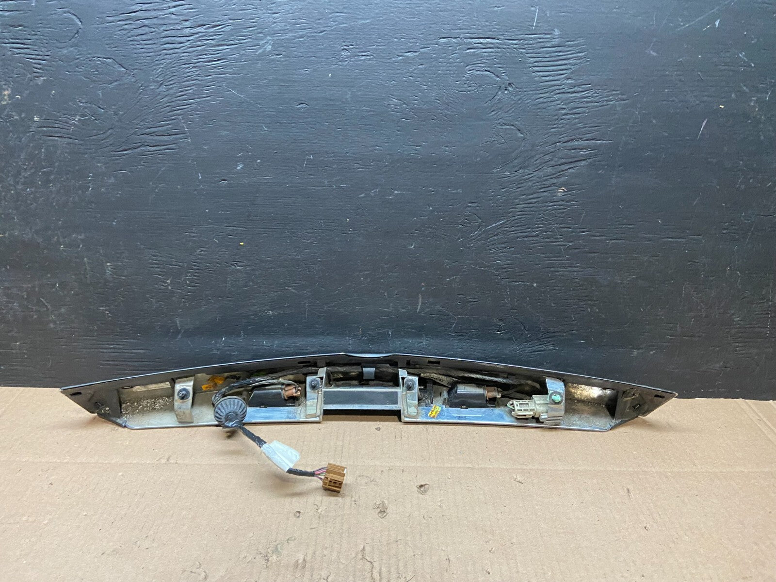 2010-2015 Cadillac SRX Rear Liftgate Tailgate Finish Molding W/ Camera F3389 DG17