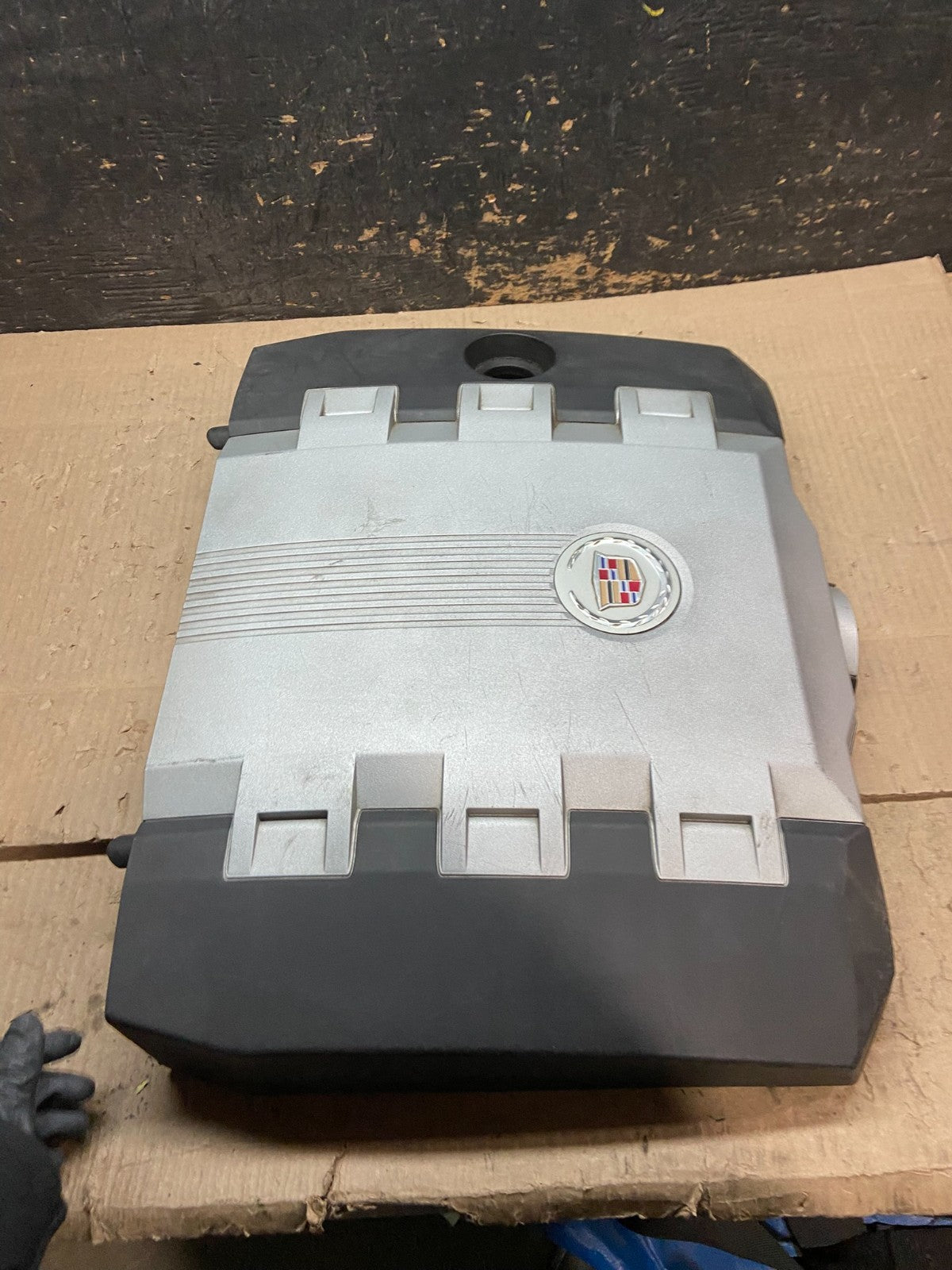 2008 to 2012 Cadillac CTS 3.6L Plastic Engine Cover Shield X7916 DG3