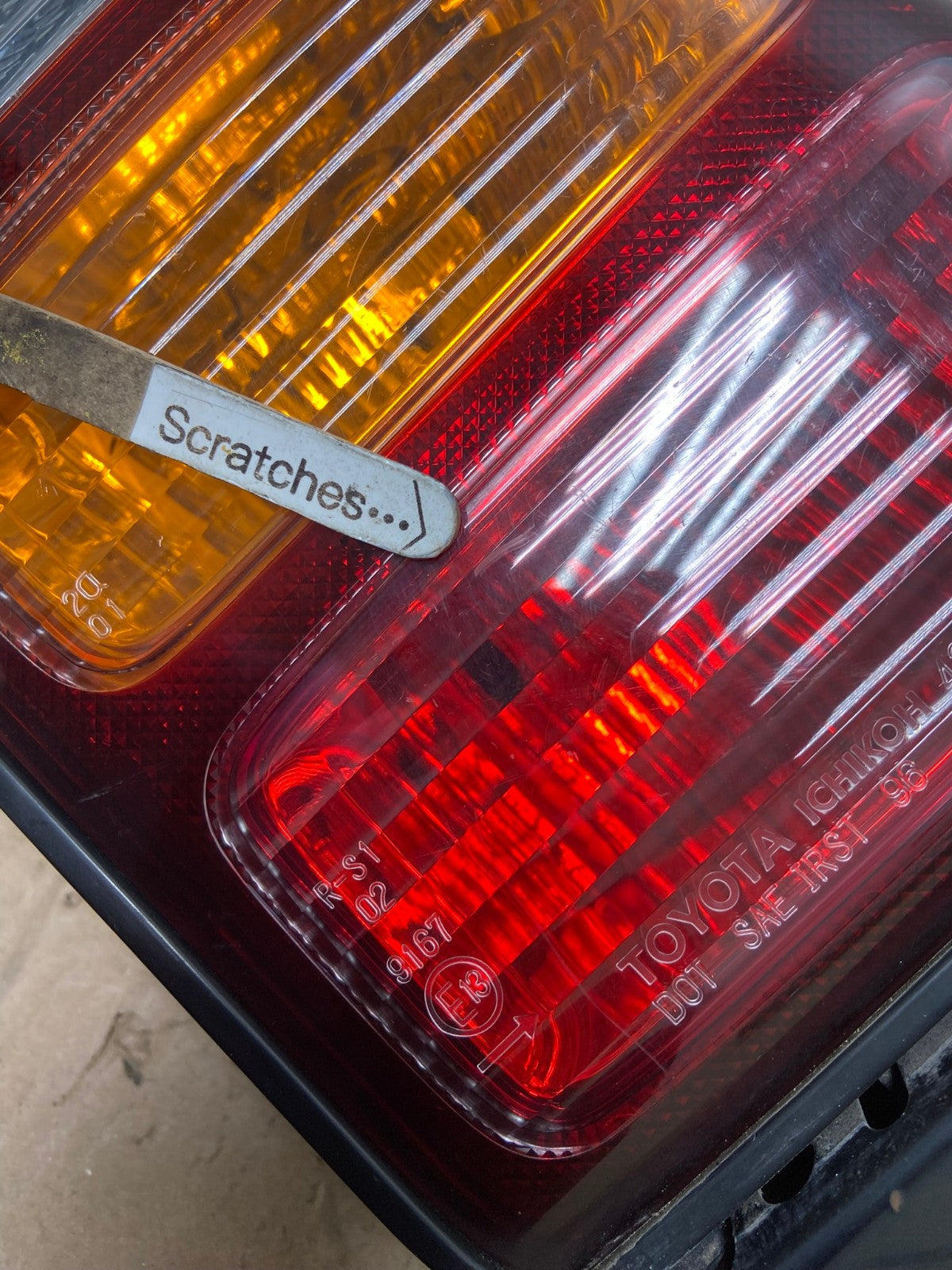 1998 2000 Toyota RAV4 Right RH Passenger Side Tail Light AE8886 LK3