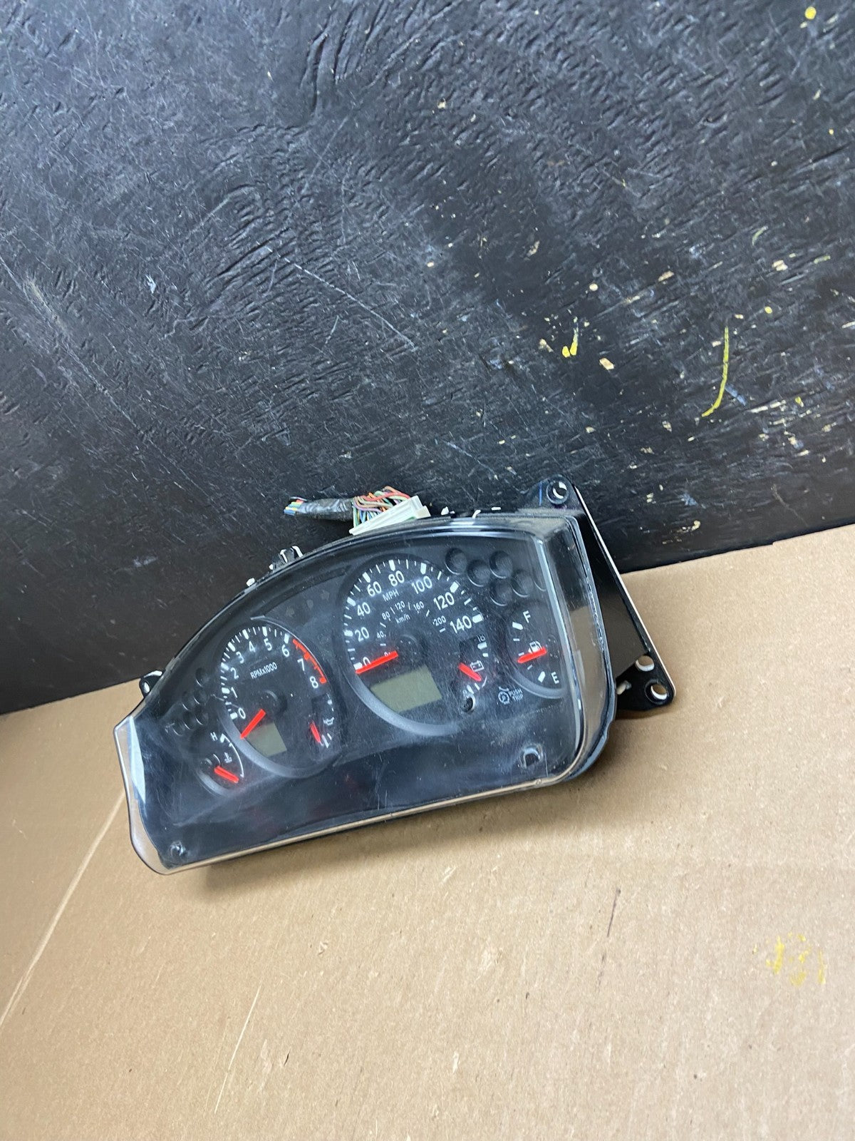 2005 to 2012 Nissan Xterra Frontier Pathfinder Speedometer Cluster Gauge T44532