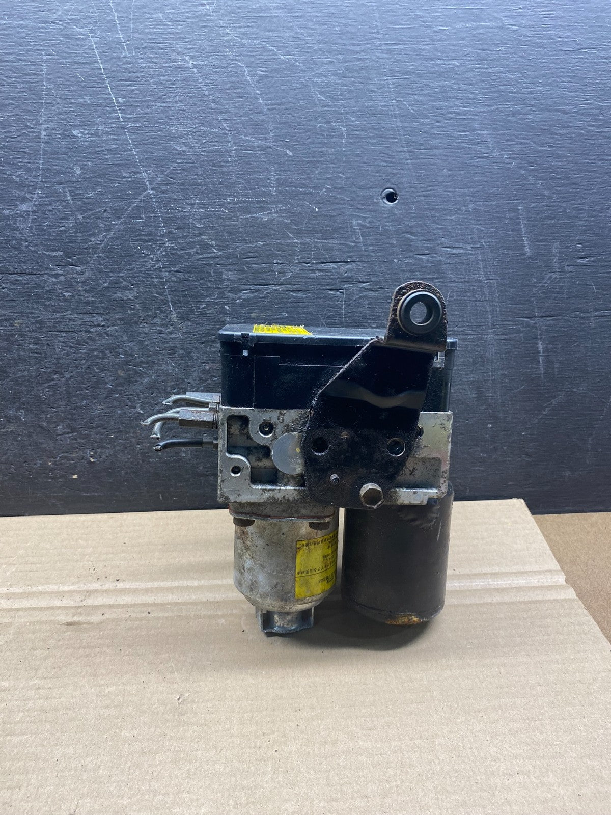 2004 - 2009 Toyota Prius ABS Brake Pump Anti Lock Module AH7598 DG2