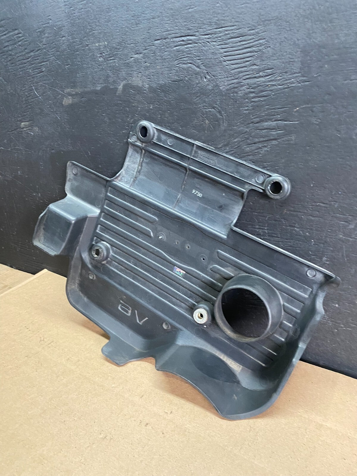 1999 2000 2001 Infiniti i30 3000 v6 Engine Cover Motor Shield D25495