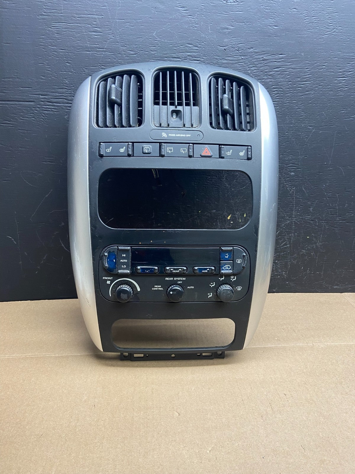 2004-2007 Chrysler Town Country Climate Control Panel Center Dash Trim AC6123 DG0