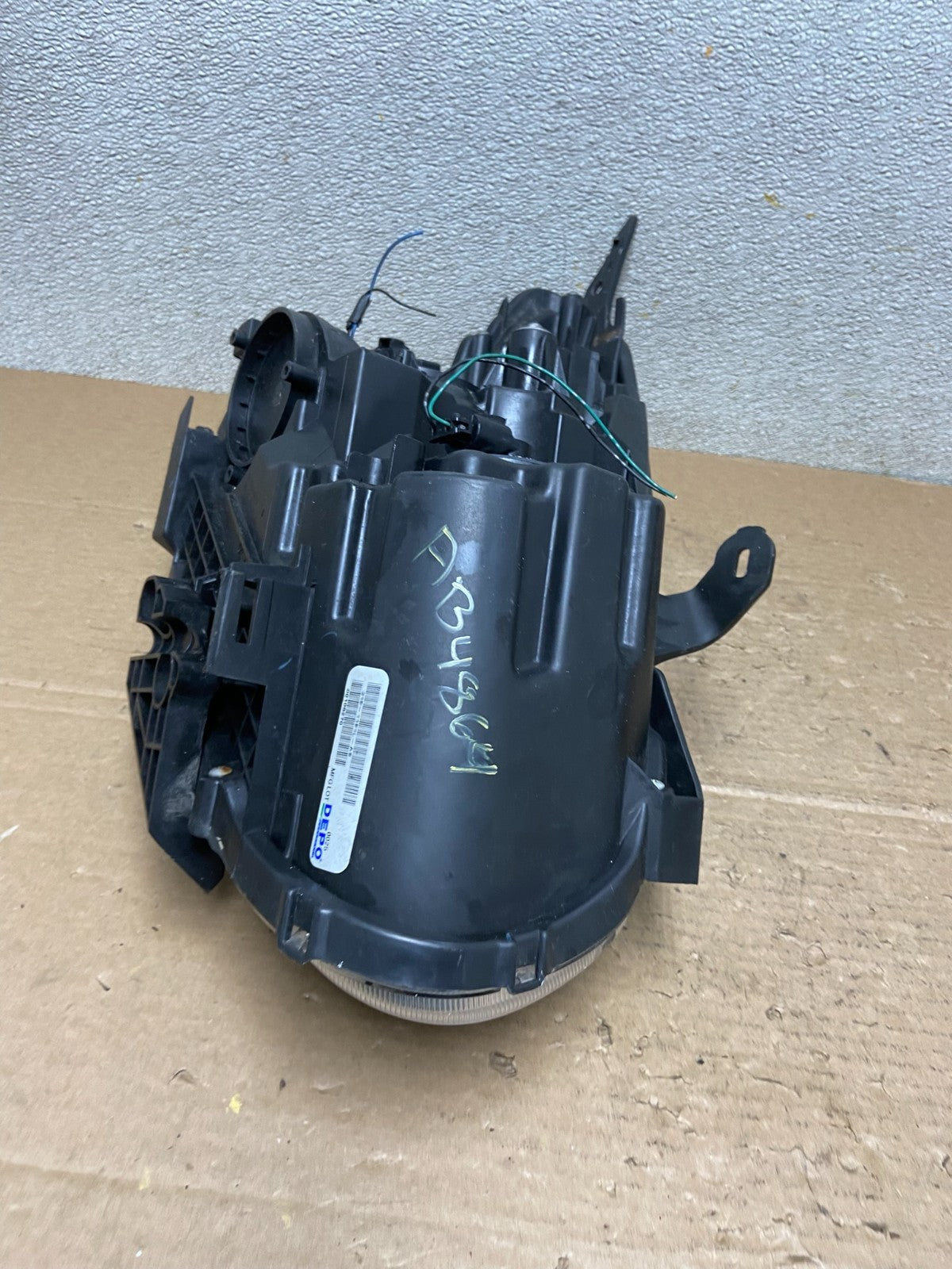 2008 to 2013 Nissan Rogue Left Driver LH Halogen Headlight DEPO AB4864 DW4