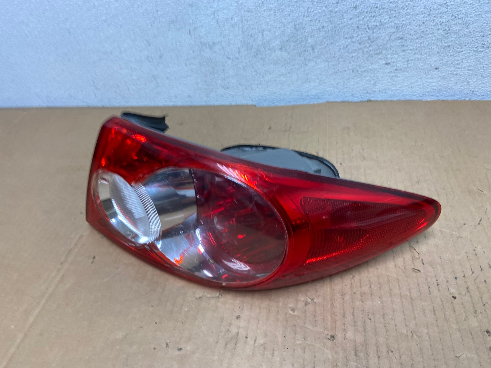 2003 - 2005 Mazda 6 Right Passenger Rh Side Tail Light AD0905 LK1