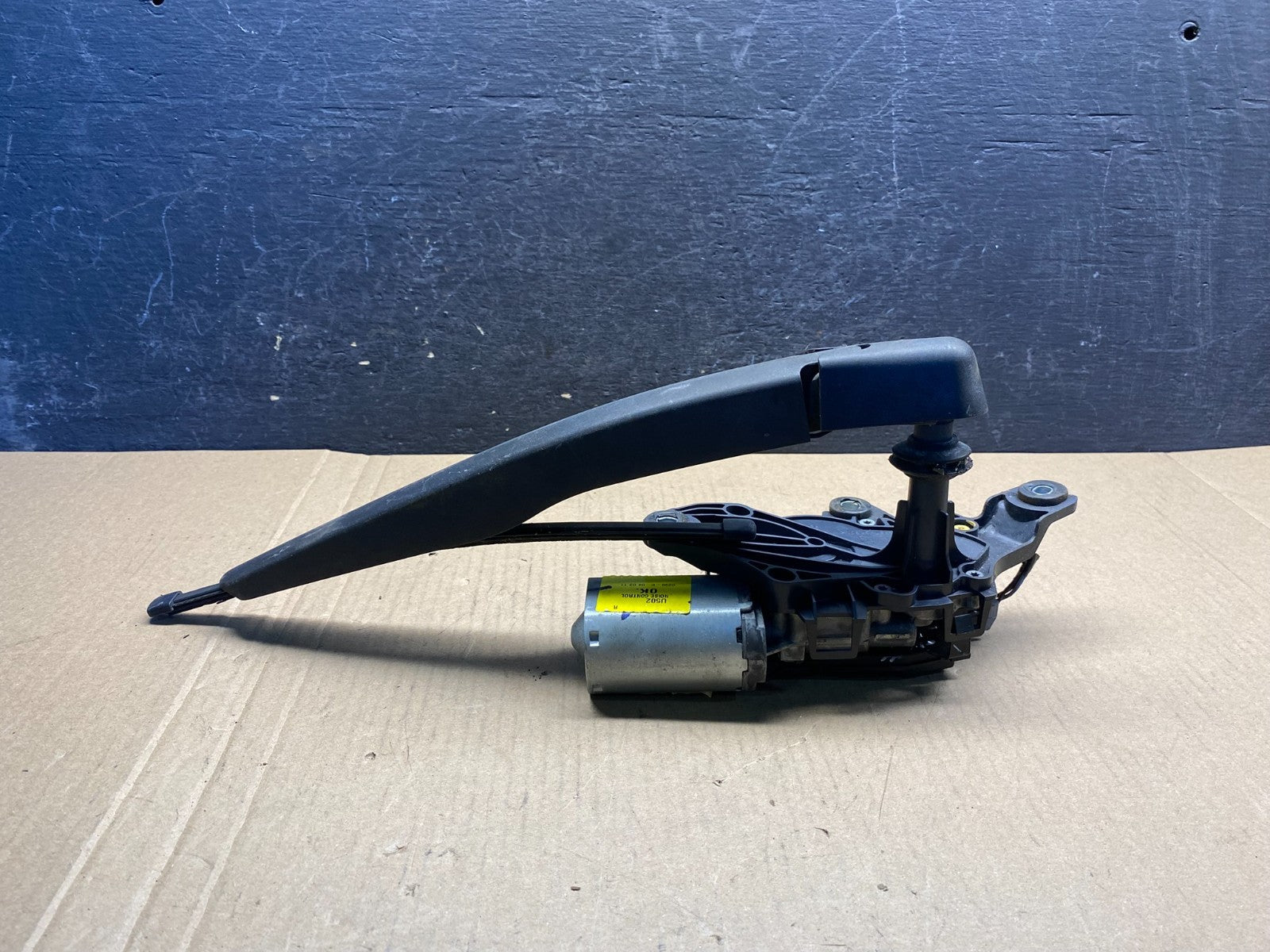 2013 to 2019 Ford Escape Rear Windshield Wiper Motor AG3537 MS3