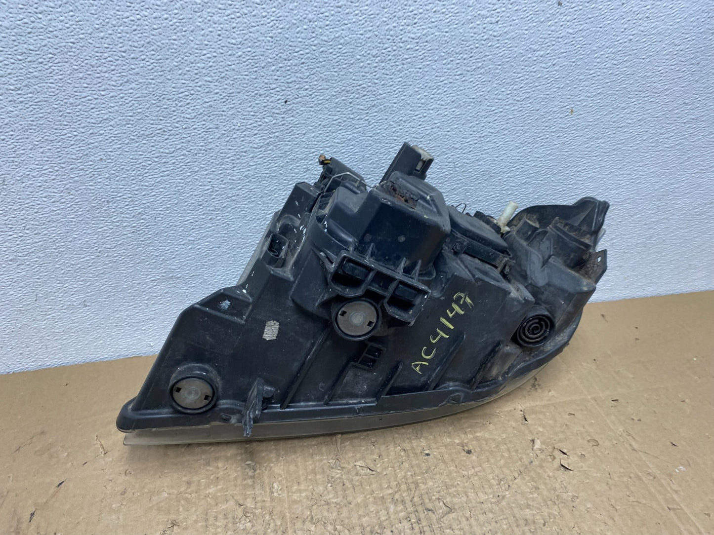 2009-2011 BMW 3 Series 328i 4/D Sedan Headlight Halogen Right Passenger AC41478