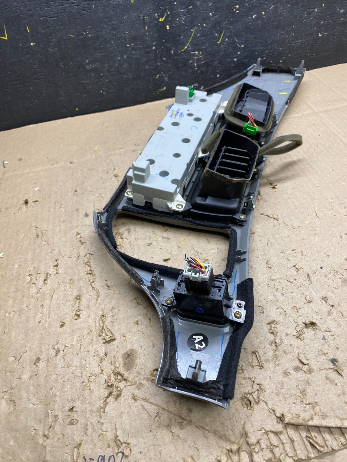 2005 to 2010 Honda Odyssey Radio Climate Control Dash Trim Bezel U5142 DG4