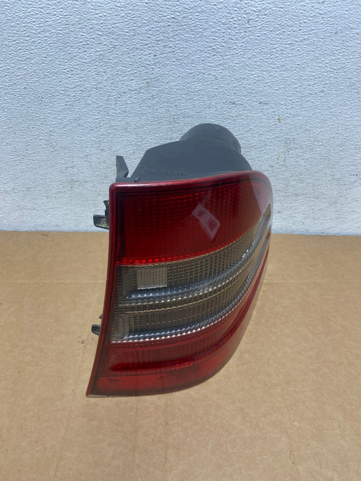 1998 to 2001 Mercedes ML320 ML-Class Right Passenger Rh Tail Light AD5275 LK2