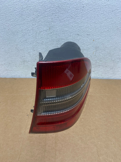 1998 to 2001 Mercedes ML320 ML-Class Right Passenger Rh Tail Light AD5275 LK2