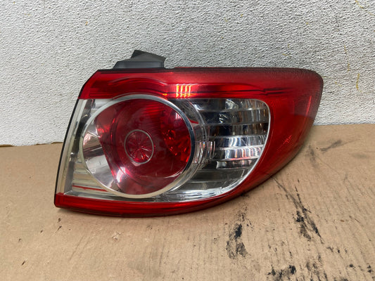 2010 to 2012 Hyundai Santa Fe Right Passenger RH Tail Light AH0963 LK0