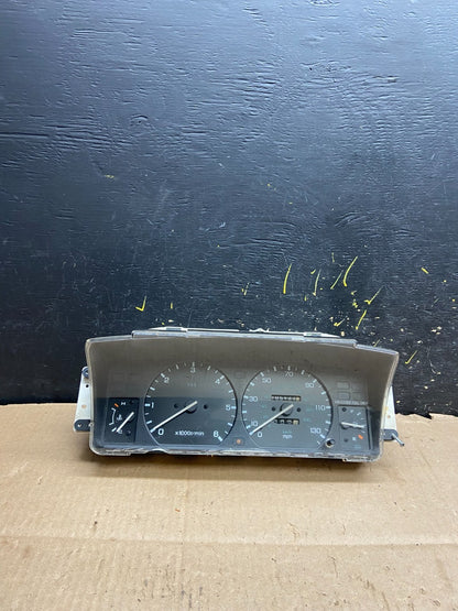 1996 to 1999 Land Rover Discovery Speedometer Cluster Gauge OEM y5296 DG0