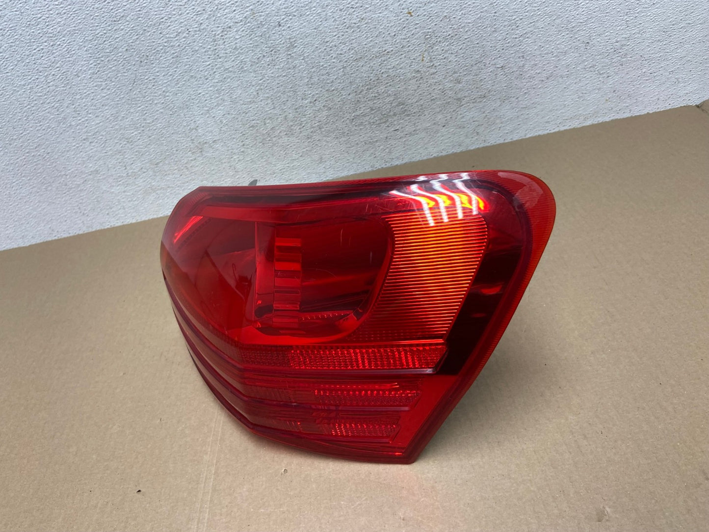 2008 to 2015 Nissan Rogue Right Passenger Rh Side Tail Light AE6919 LK1