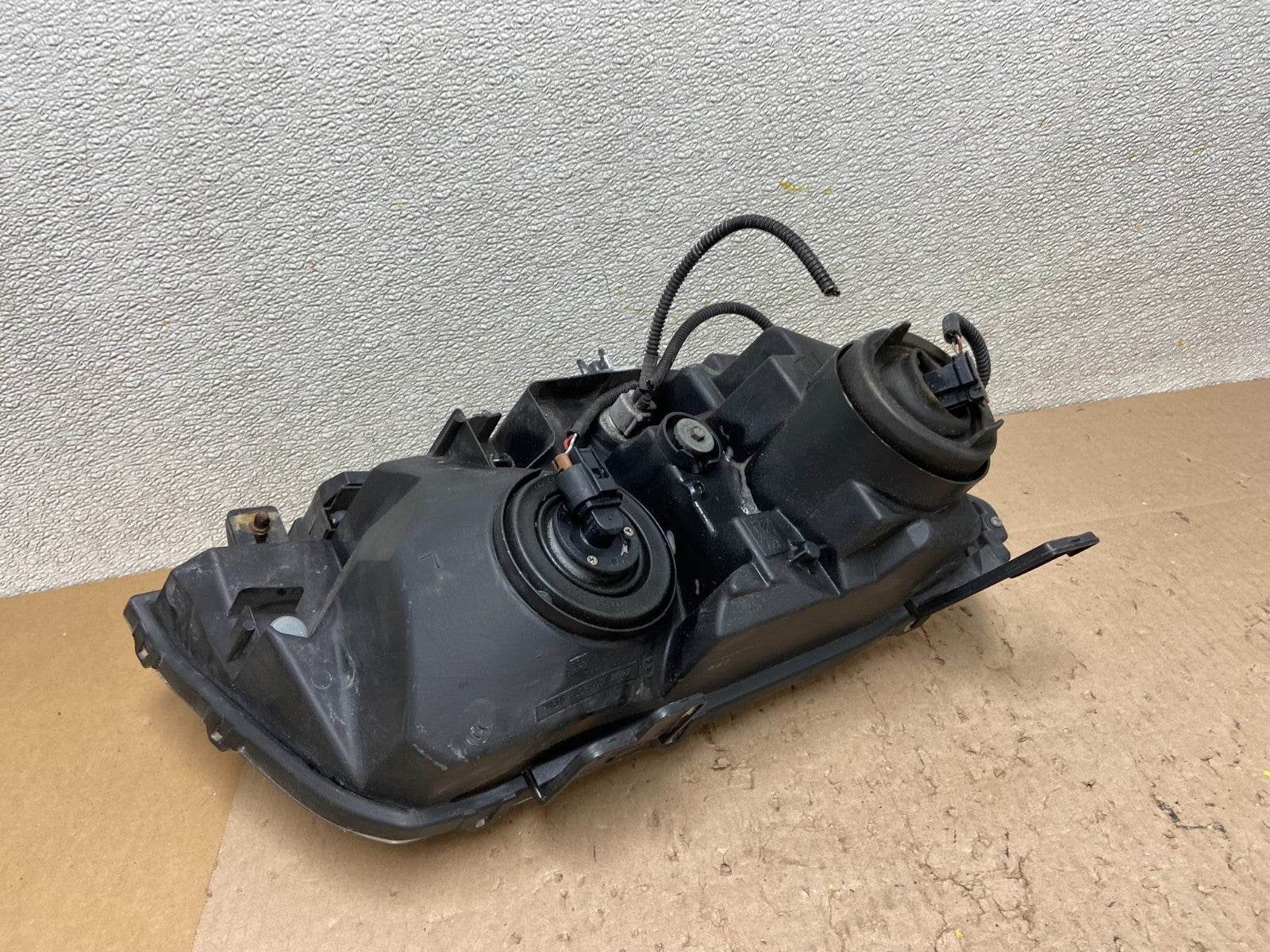2006 to 2013 Suzuki Grand Vitara Left Driver LH Side Headlight Z6501 DW6
