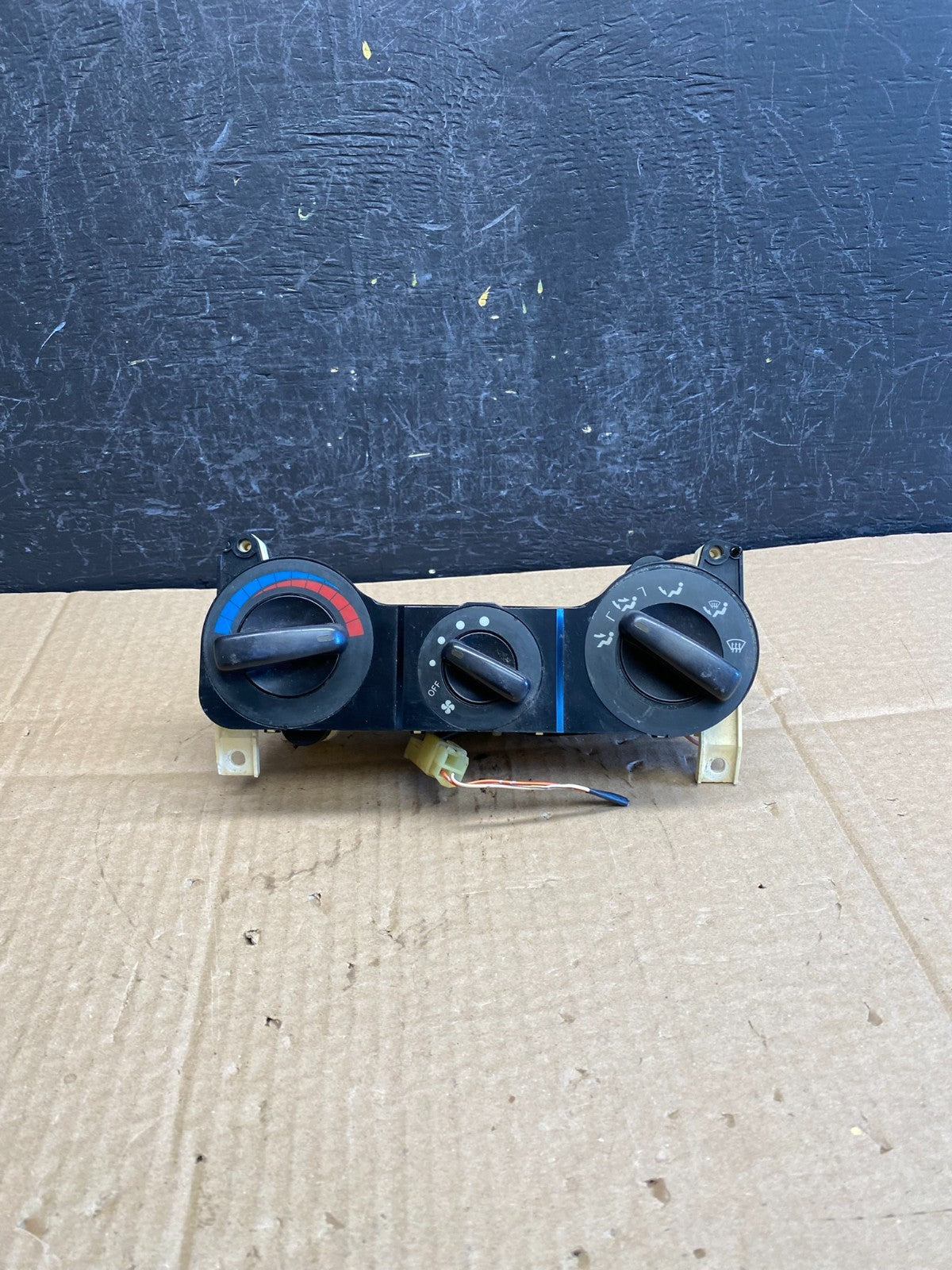 1994-1997 Mitsubishi Galant AC Heat Temp Climate Control Switch AC94334